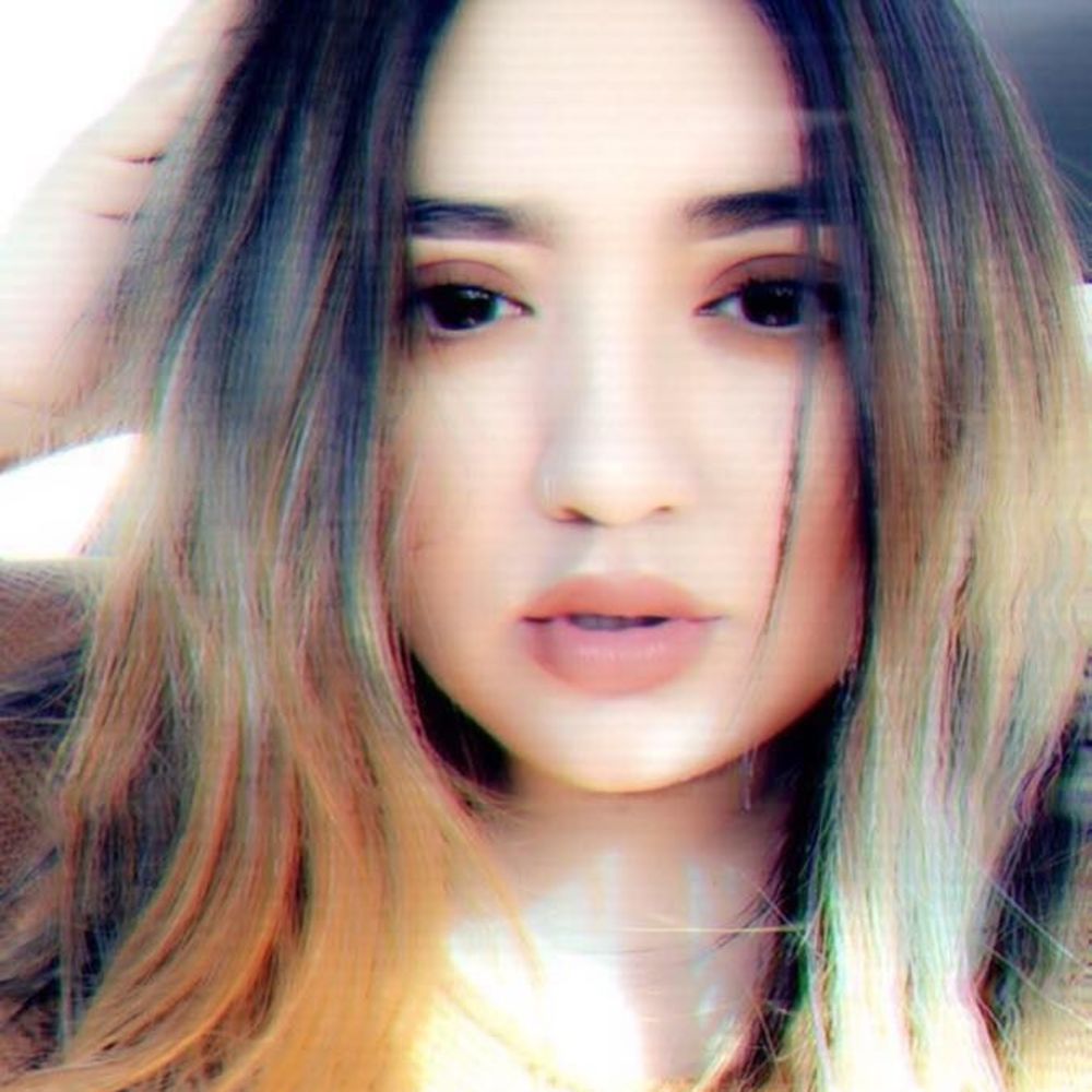 Meet your Posher, Vee